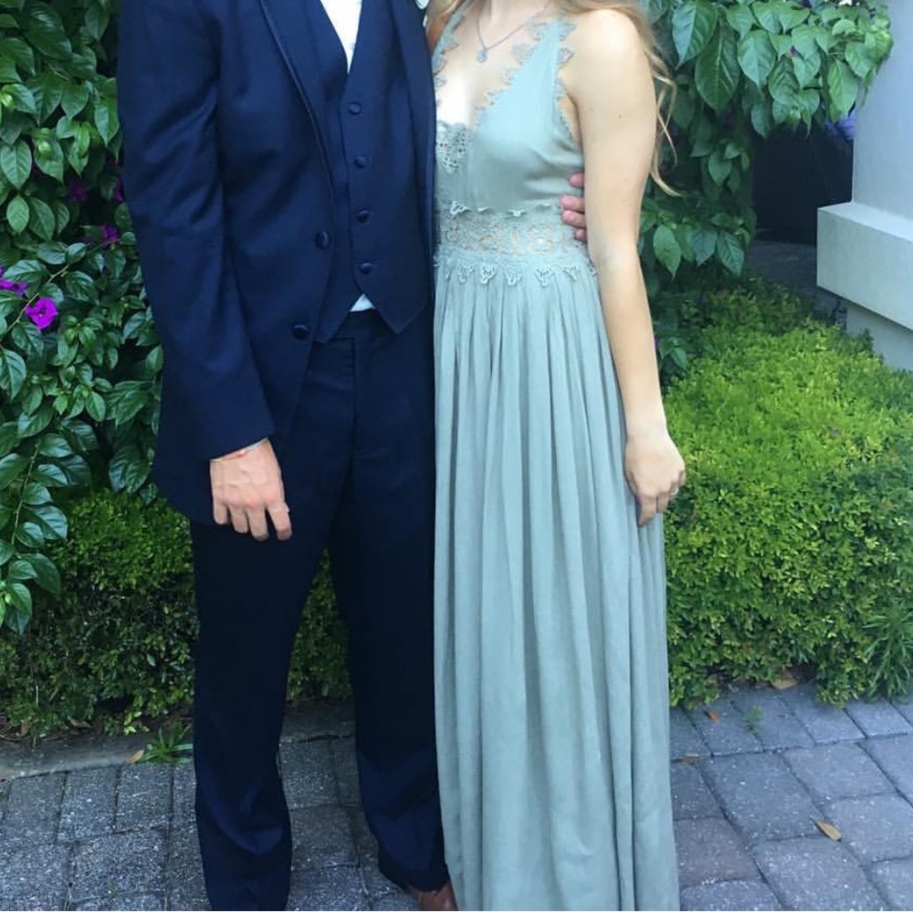 Lulus maxi dress worn once